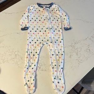 Kyte zippered footie in polka dot 6-12 mon